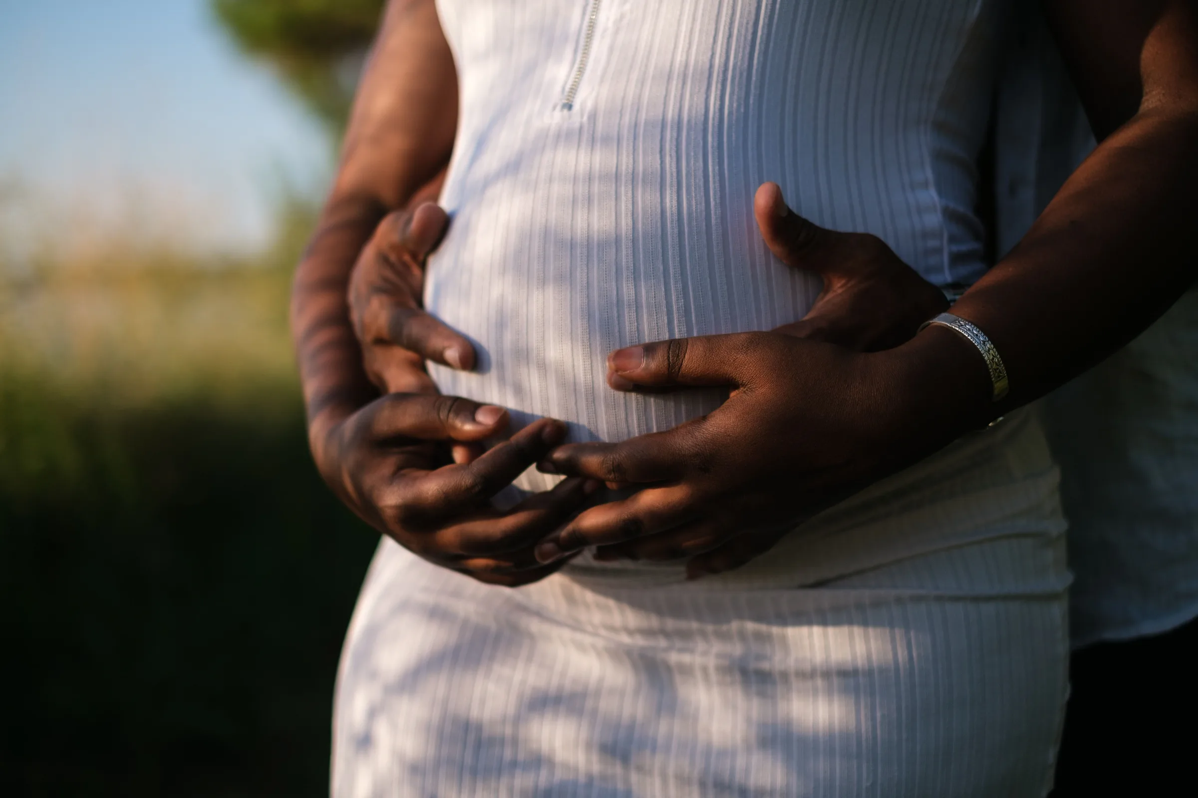 pregnant couple